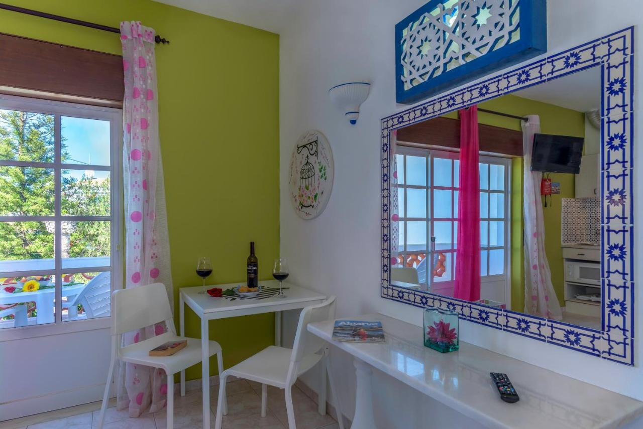 Palm Villa Estudios Lagos Extérieur photo