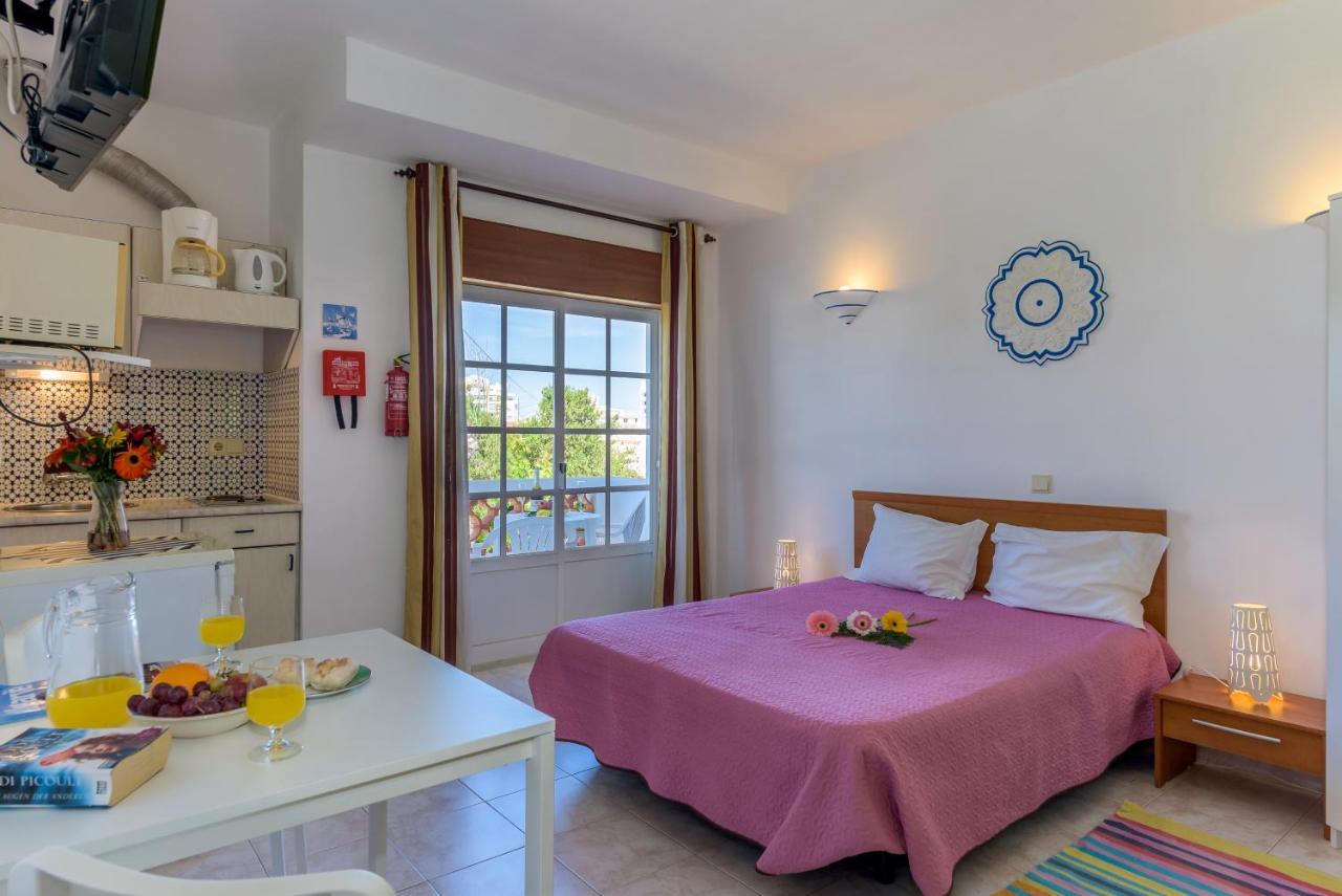 Palm Villa Estudios Lagos Extérieur photo