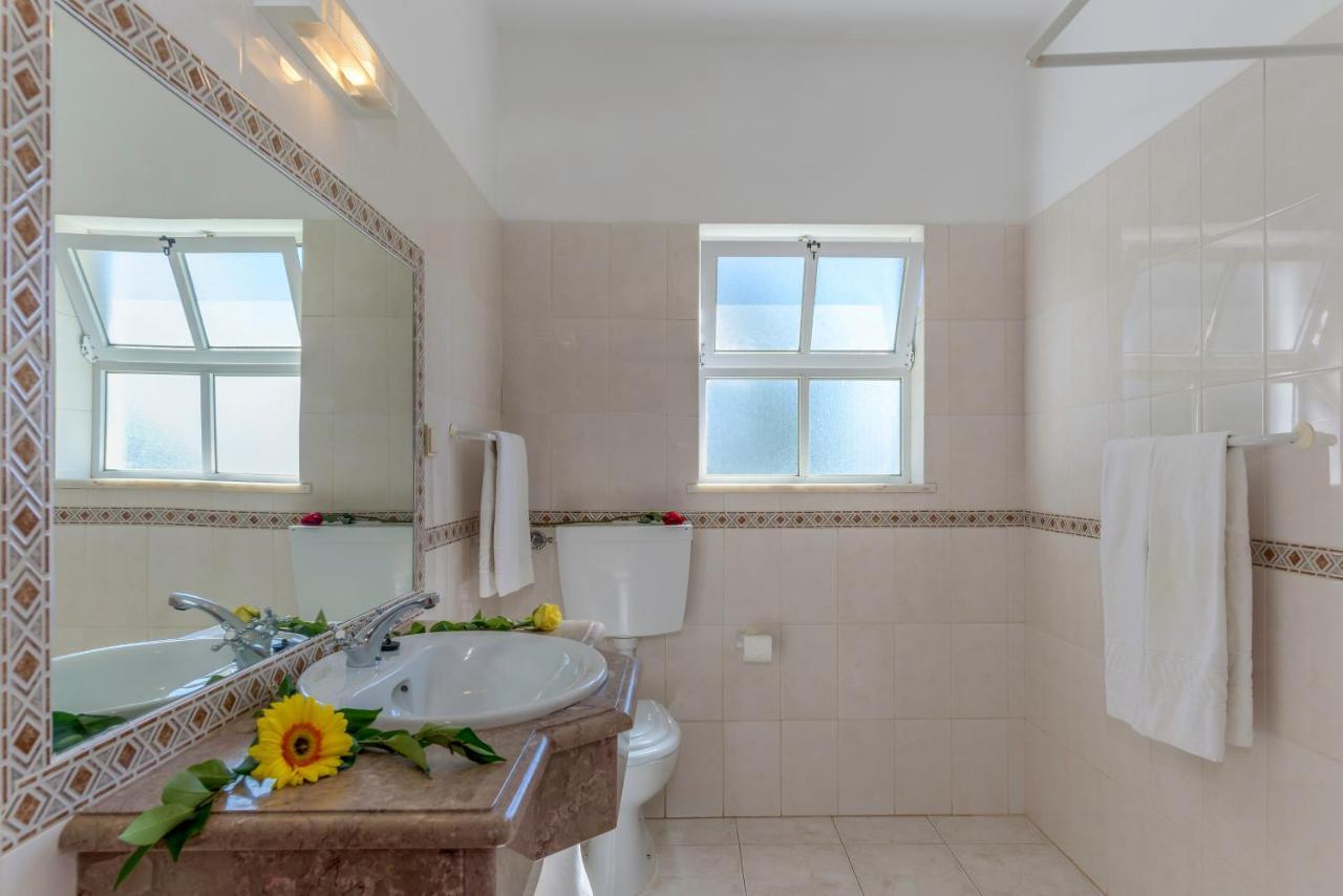 Palm Villa Estudios Lagos Extérieur photo