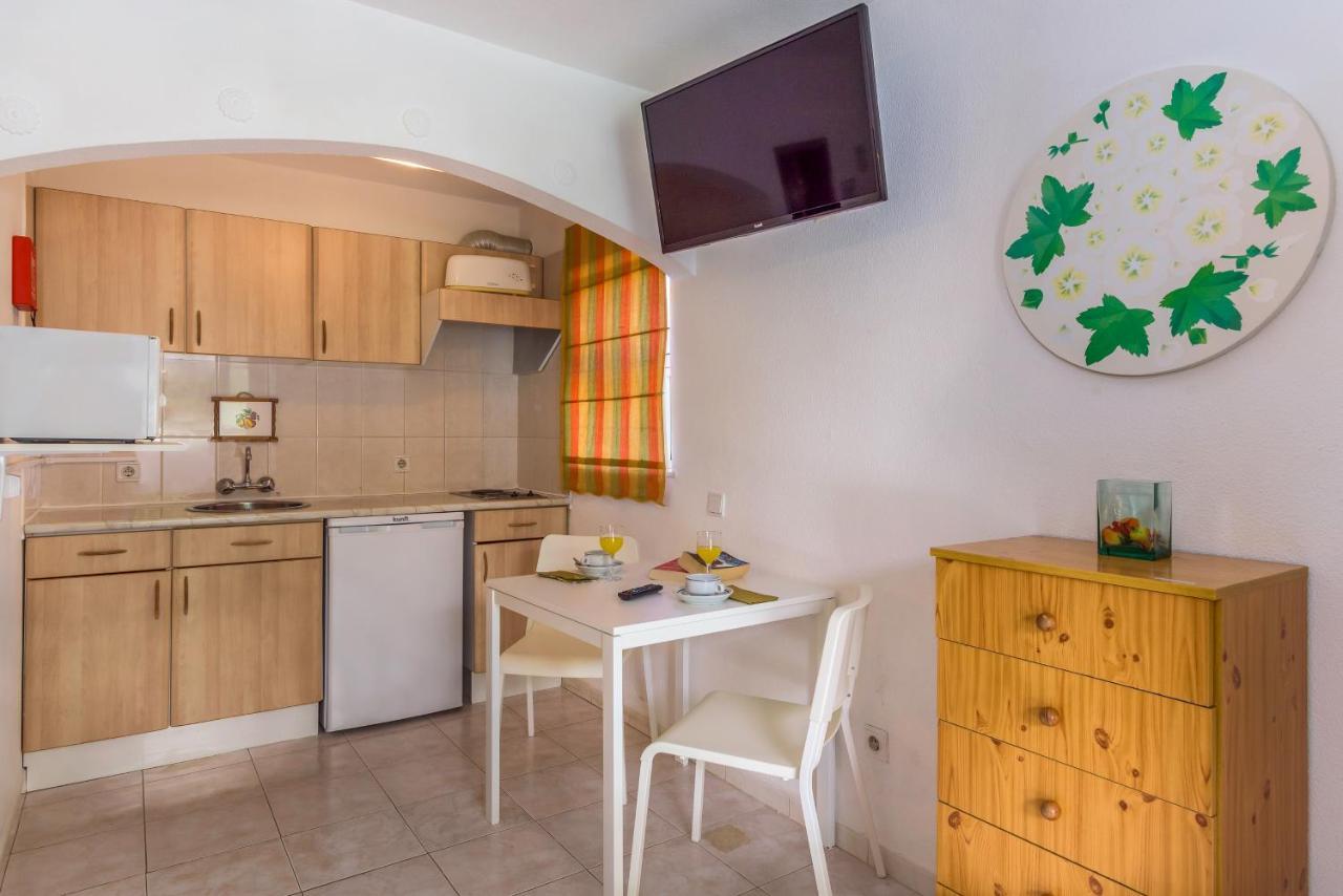 Palm Villa Estudios Lagos Extérieur photo